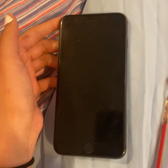 iPhone 8 Plus - Picture 4 of 5